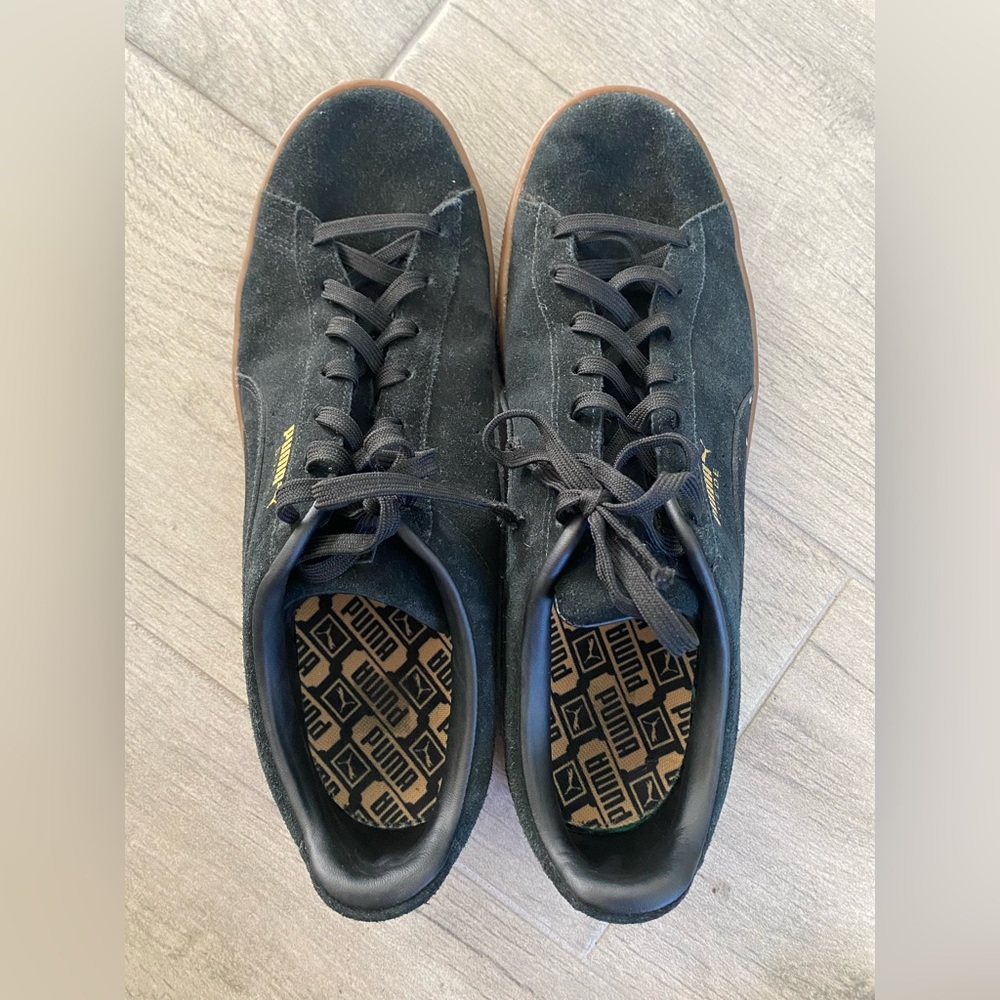 Puma Men's Black and Gold Suede Sneakers